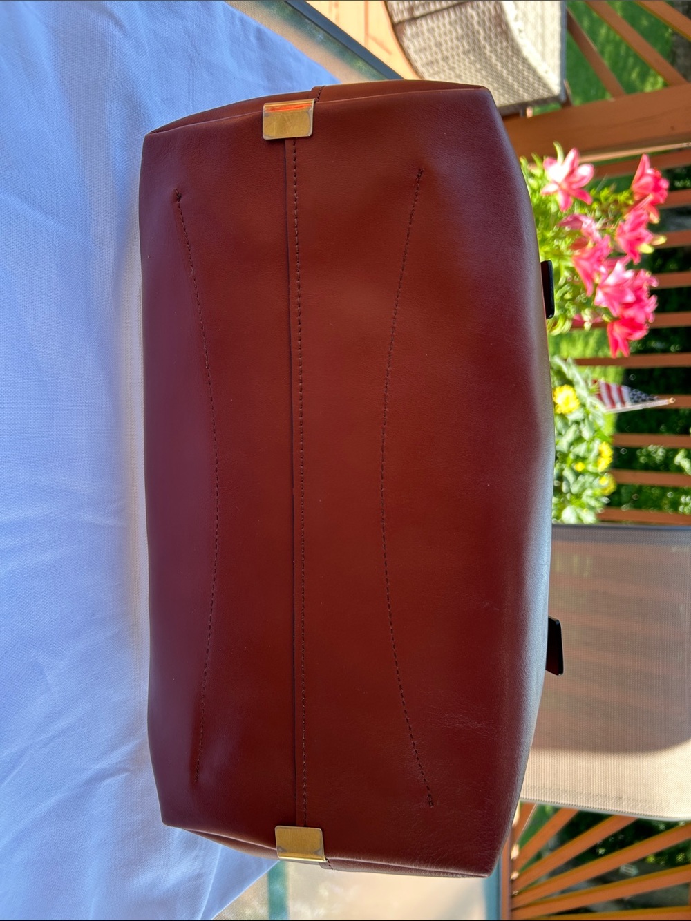 Chloé Brown Leather Tote with Gold 'C' Detail - Picture 5 of 14